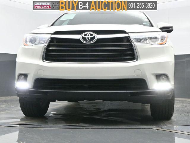 used 2015 Toyota Highlander car, priced at $15,999