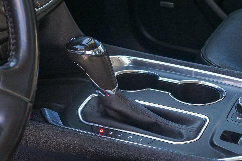 used 2019 Chevrolet Traverse car, priced at $19,381