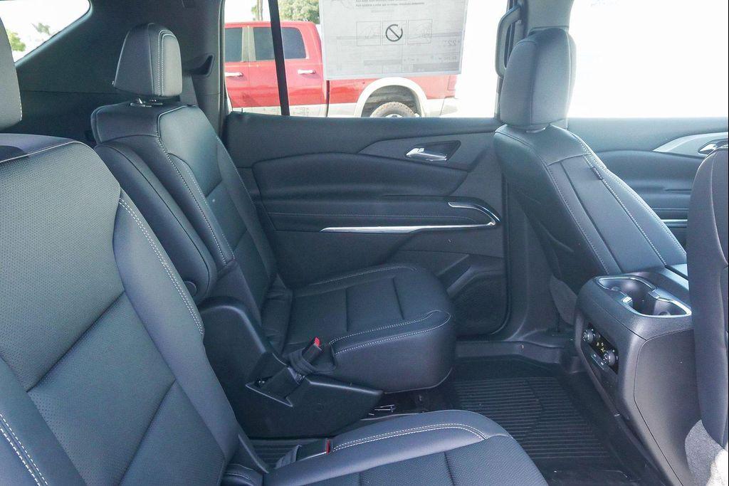 new 2026 Chevrolet Traverse car, priced at $43,445