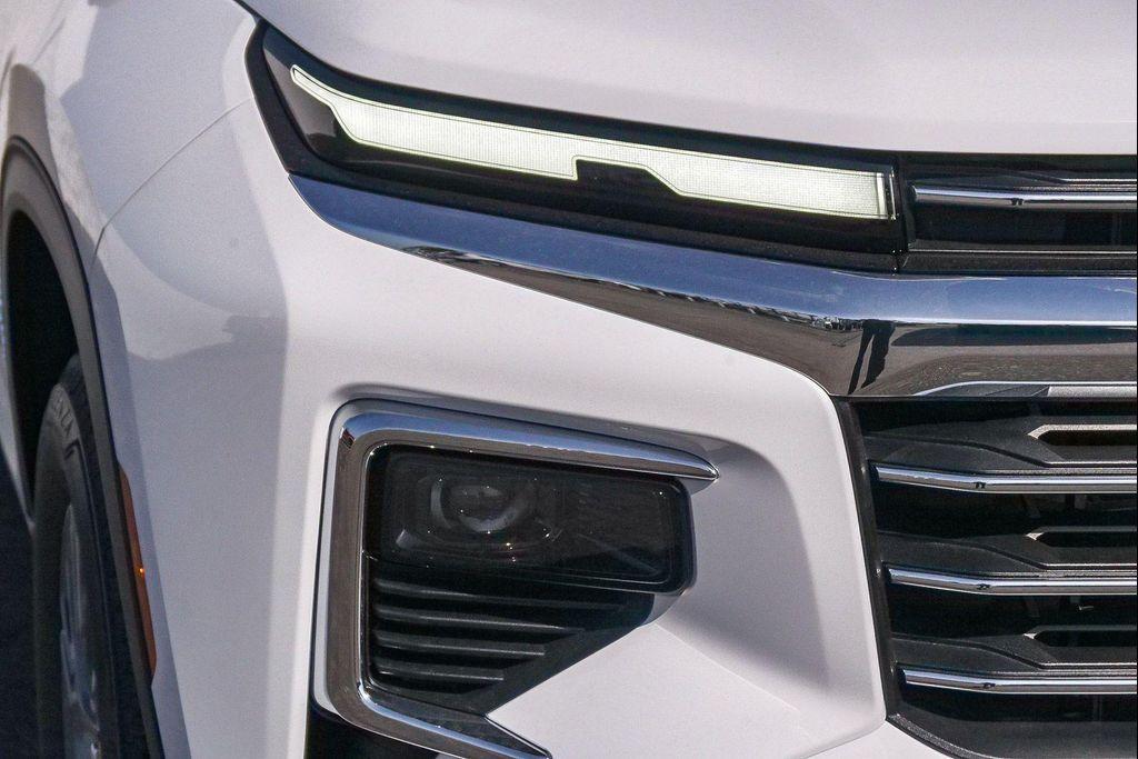 new 2026 Chevrolet Traverse car, priced at $43,445