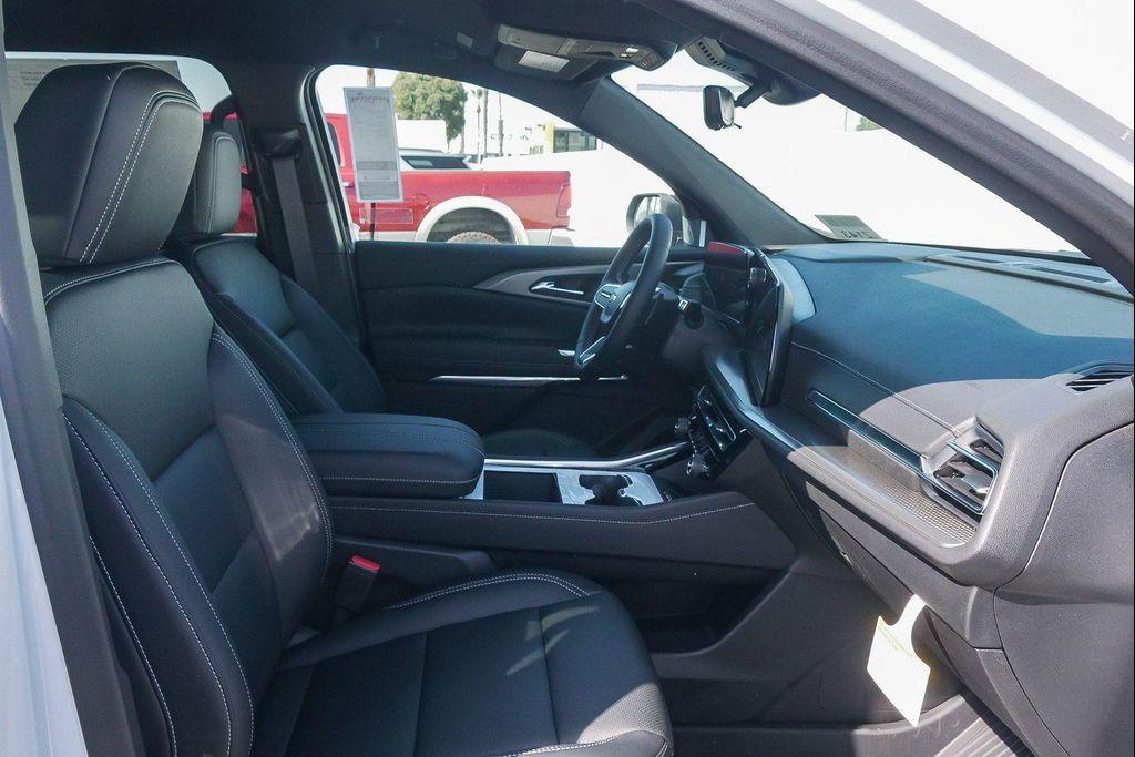 new 2026 Chevrolet Traverse car, priced at $43,445