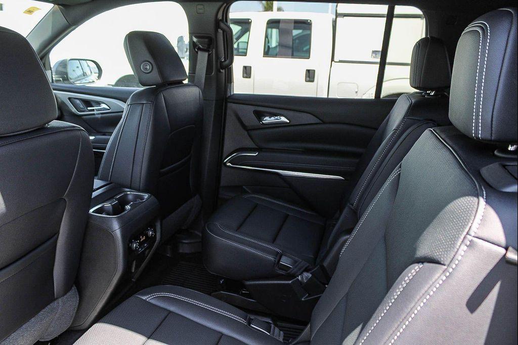 new 2026 Chevrolet Traverse car, priced at $43,445