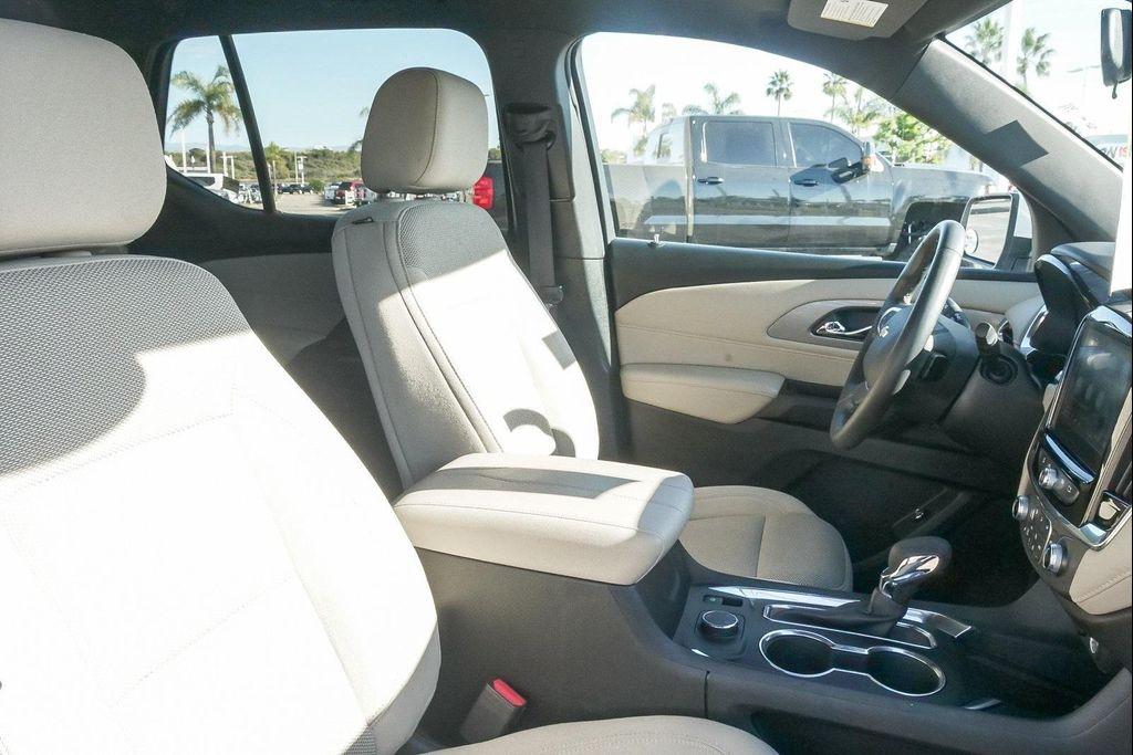 used 2023 Chevrolet Traverse car, priced at $26,483