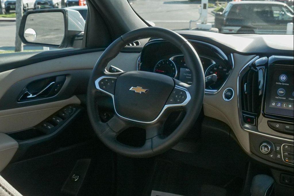 used 2023 Chevrolet Traverse car, priced at $26,483