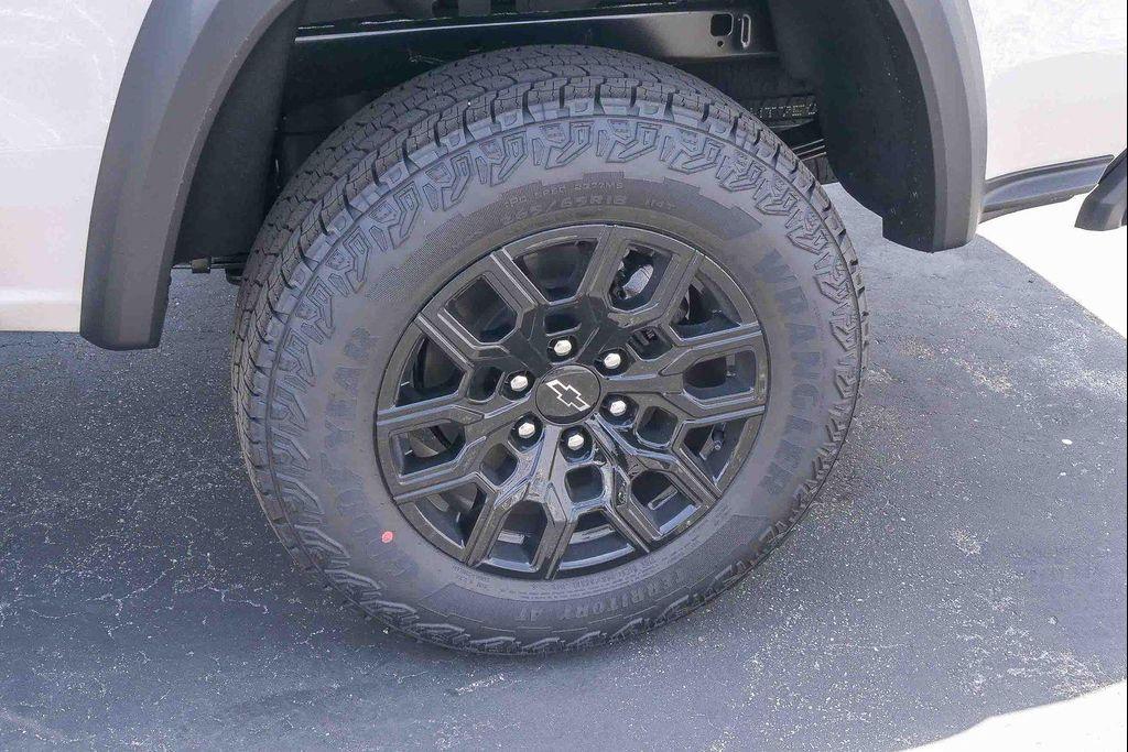 new 2026 Chevrolet Colorado car, priced at $43,885