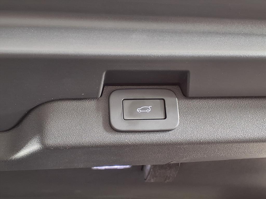 used 2023 Land Rover Discovery car, priced at $47,391