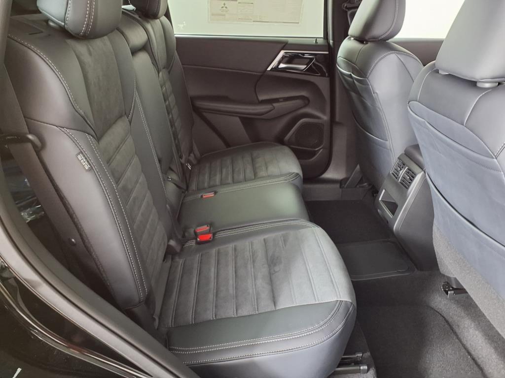 new 2025 Mitsubishi Outlander PHEV car, priced at $37,436