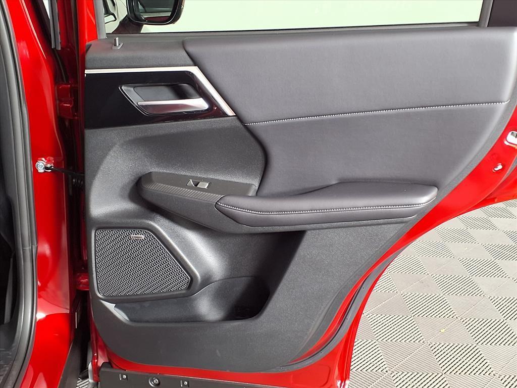 new 2025 Mitsubishi Outlander car, priced at $29,212