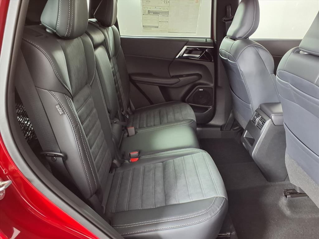 new 2025 Mitsubishi Outlander car, priced at $29,212