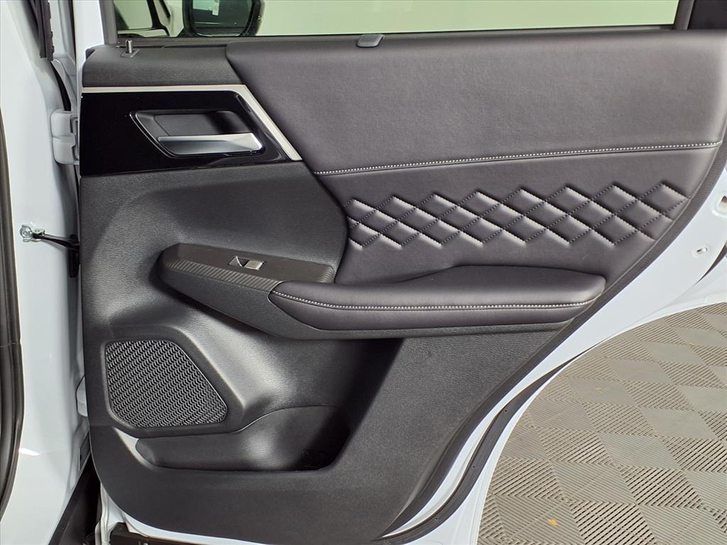 new 2025 Mitsubishi Outlander PHEV car, priced at $43,561