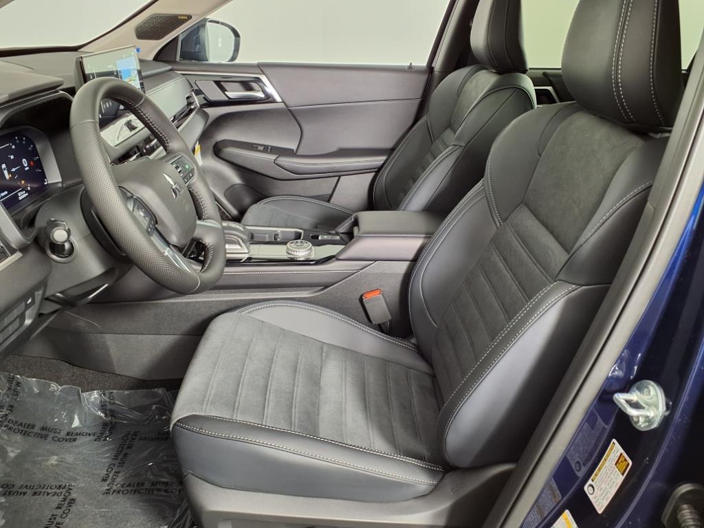 new 2025 Mitsubishi Outlander car, priced at $30,401