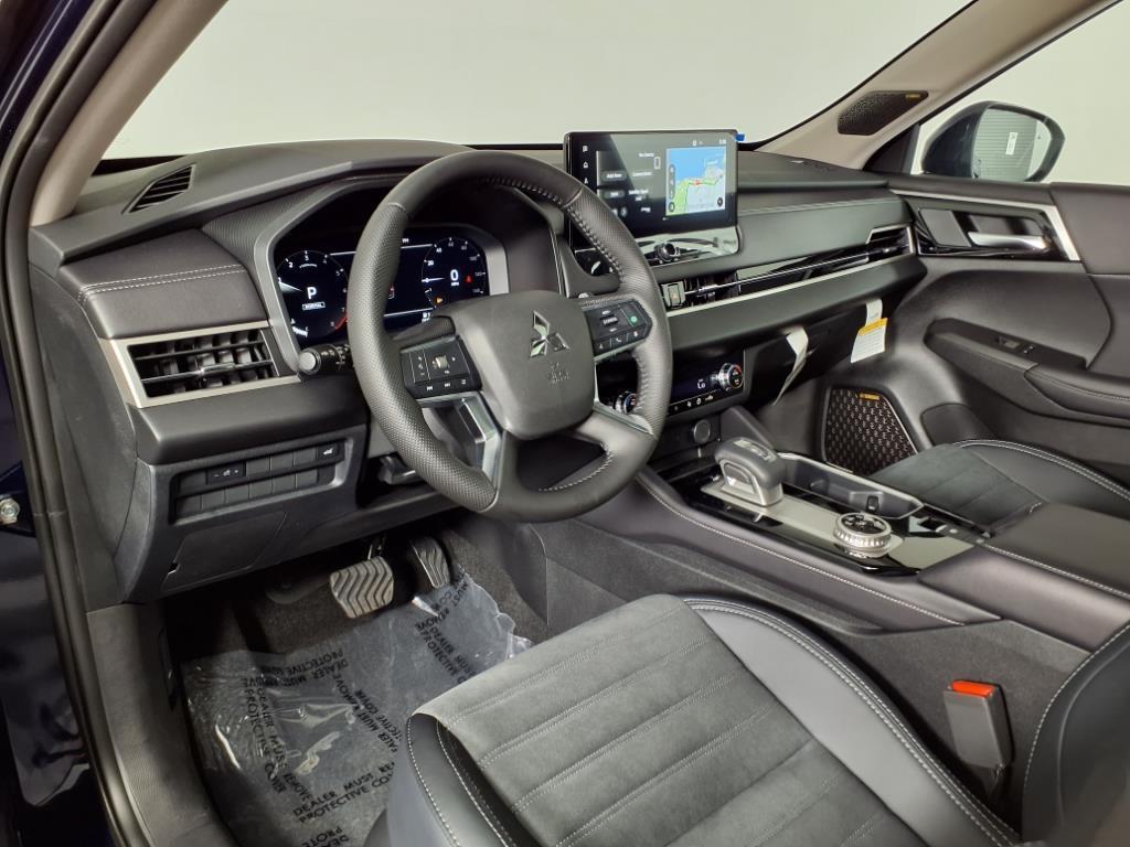 new 2025 Mitsubishi Outlander car, priced at $30,401