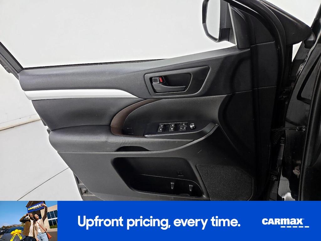 used 2019 Toyota Highlander car, priced at $21,998