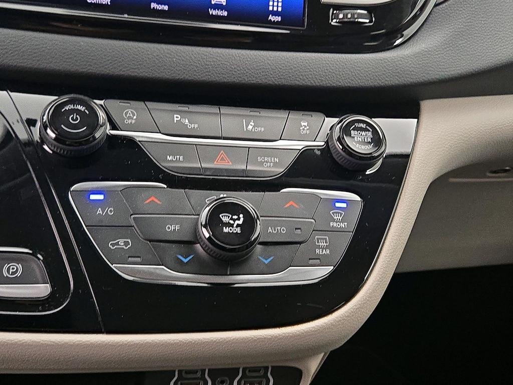 used 2023 Chrysler Pacifica car, priced at $24,998