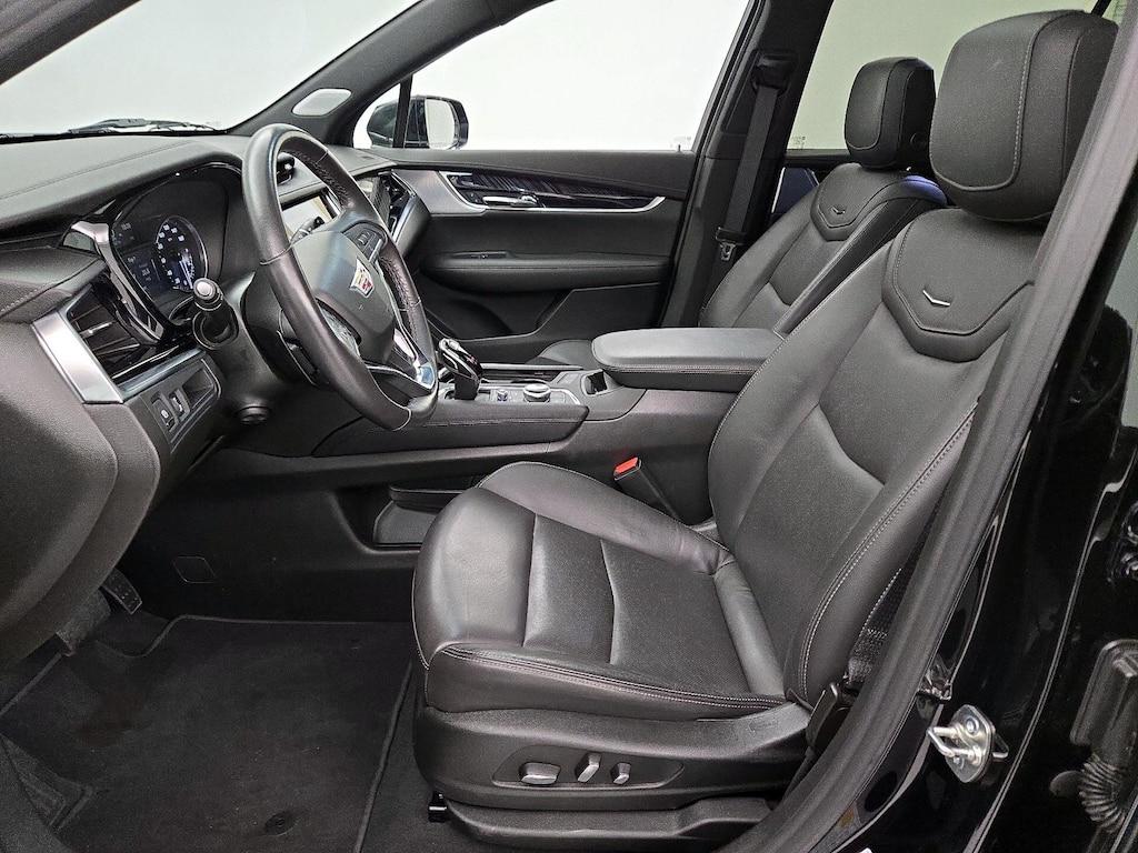 used 2025 Cadillac XT6 car, priced at $40,998