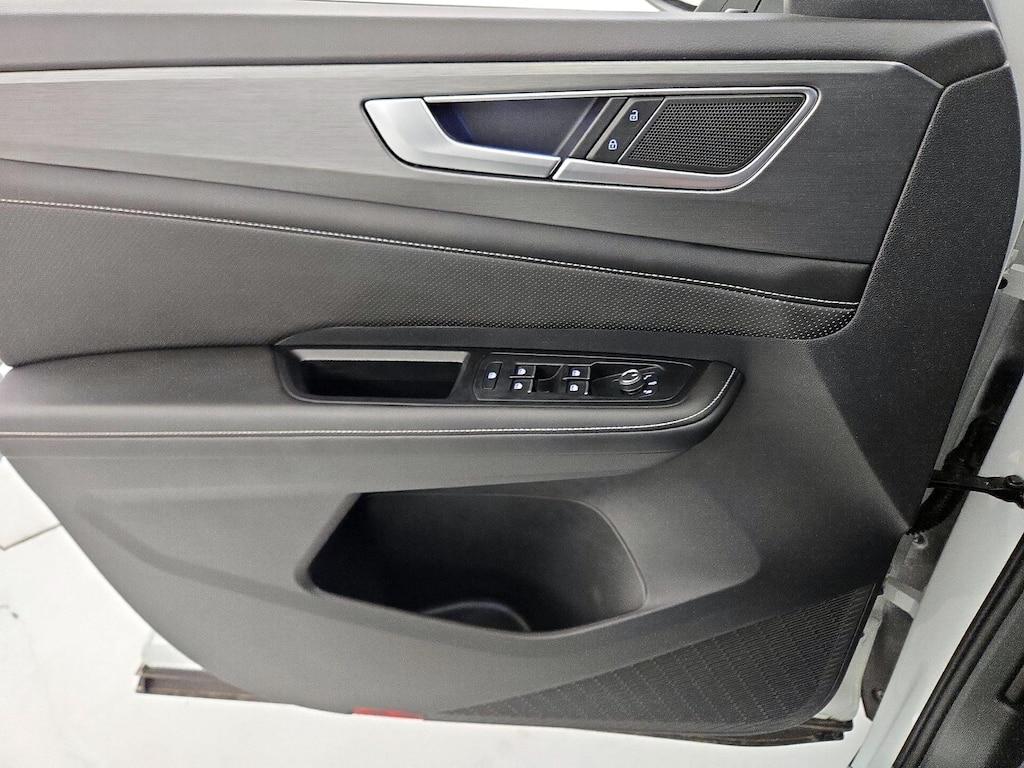 used 2024 Volkswagen Atlas Cross Sport car, priced at $30,998