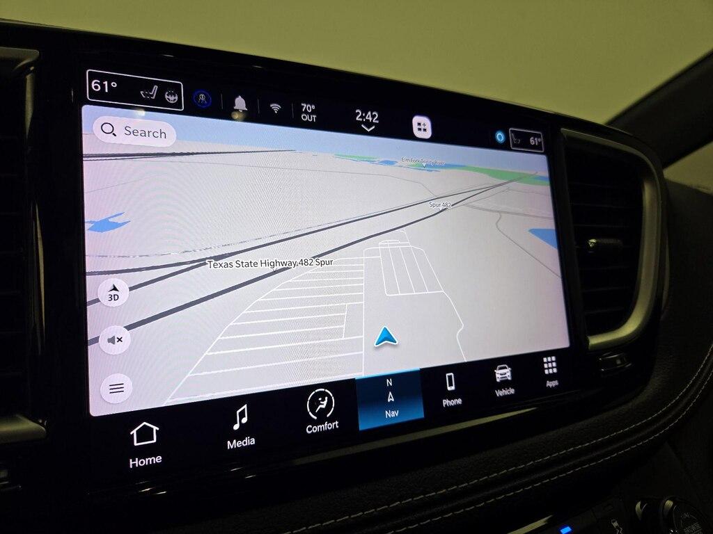 used 2023 Chrysler Pacifica car, priced at $33,998