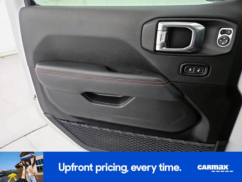 used 2025 Jeep Gladiator car, priced at $48,998