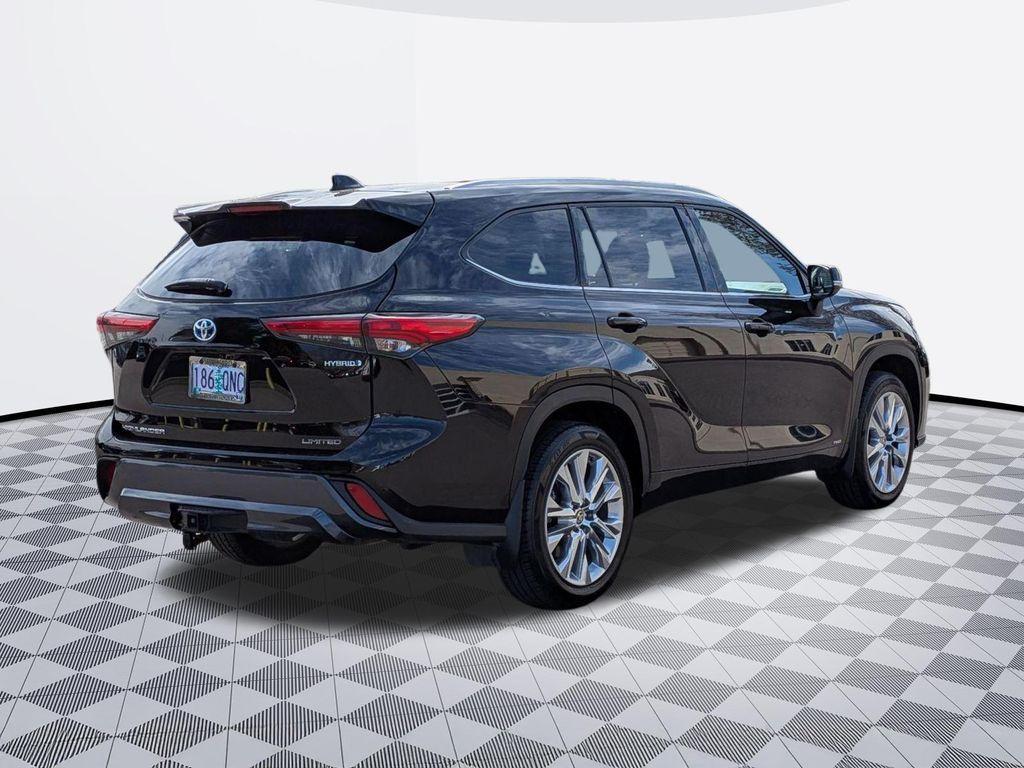used 2022 Toyota Highlander Hybrid car, priced at $38,888