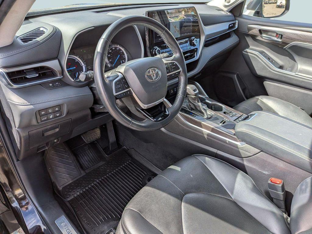 used 2022 Toyota Highlander Hybrid car, priced at $38,888