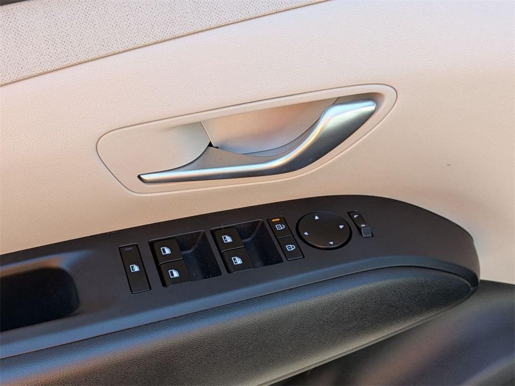 used 2025 Hyundai TUCSON Hybrid car, priced at $35,357