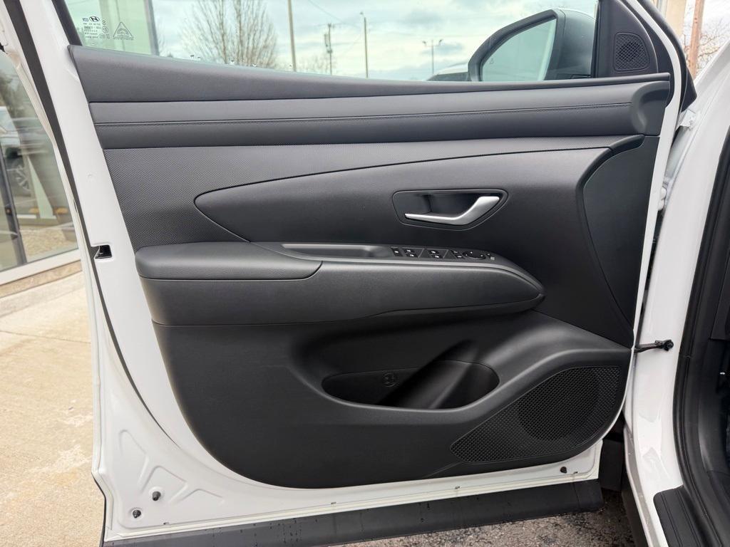 new 2026 Hyundai TUCSON Hybrid car, priced at $34,412