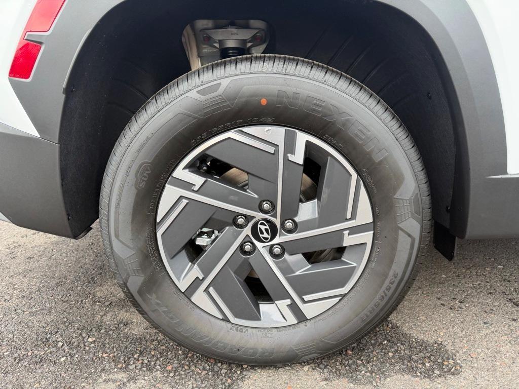 new 2026 Hyundai TUCSON Hybrid car, priced at $34,412