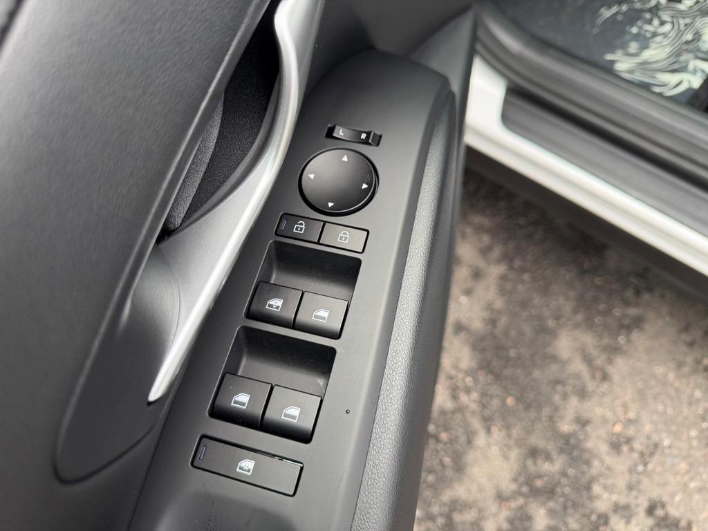 new 2026 Hyundai TUCSON Hybrid car, priced at $34,412