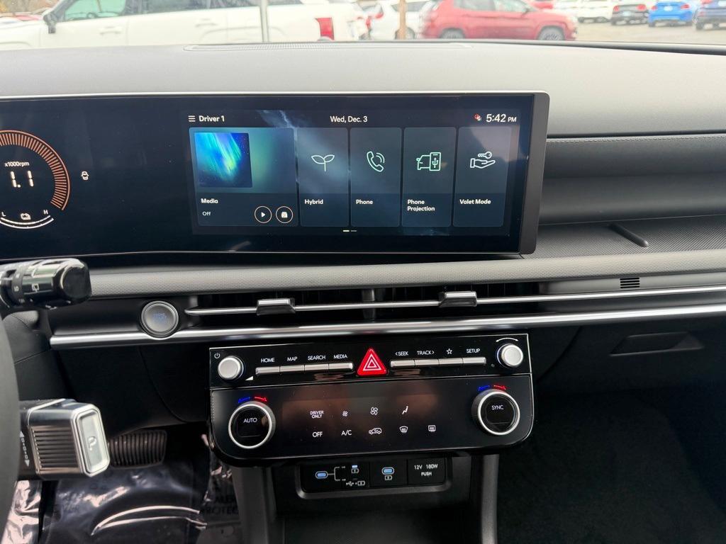 new 2026 Hyundai TUCSON Hybrid car, priced at $34,412