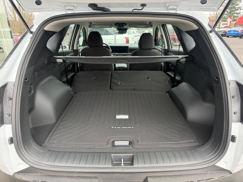 new 2026 Hyundai TUCSON Hybrid car, priced at $34,412