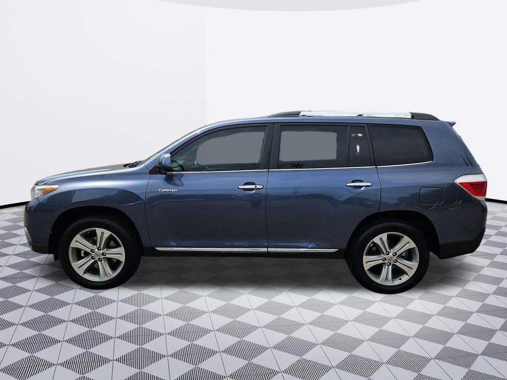 used 2012 Toyota Highlander car, priced at $15,674