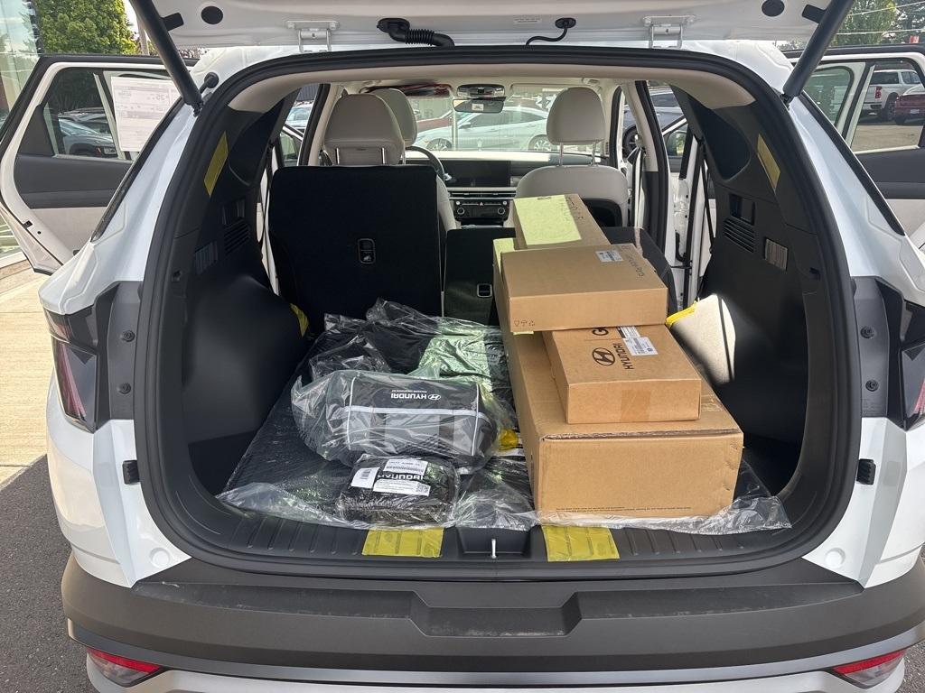 new 2025 Hyundai TUCSON Hybrid car, priced at $36,340