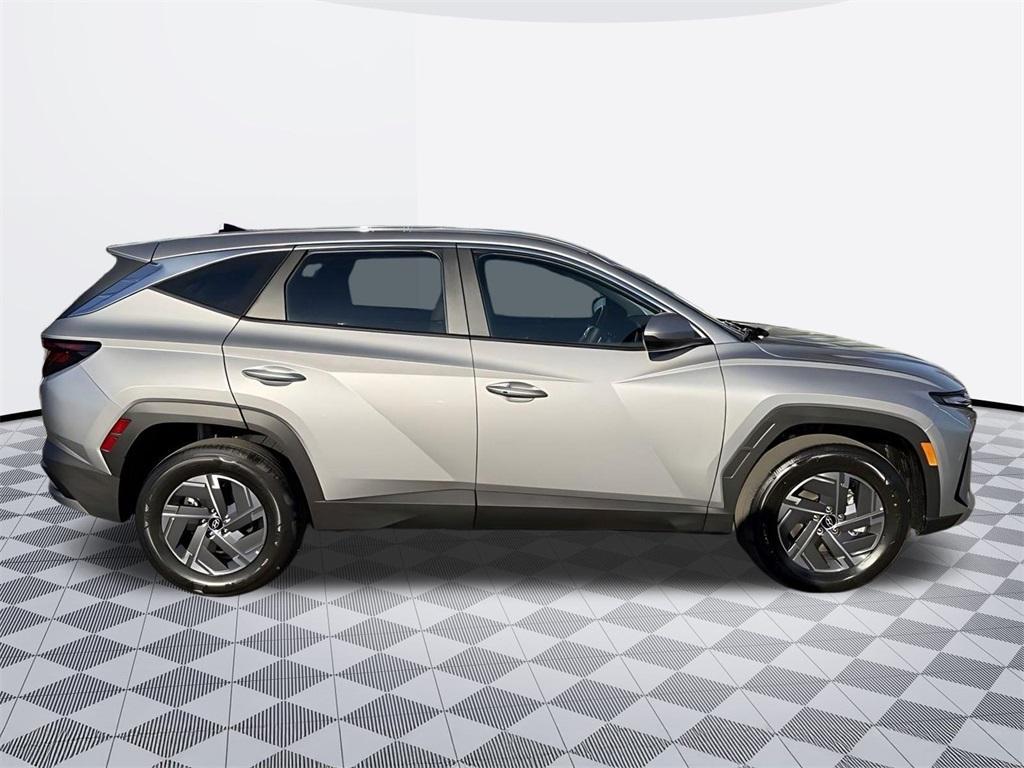 new 2026 Hyundai TUCSON Hybrid car, priced at $31,236