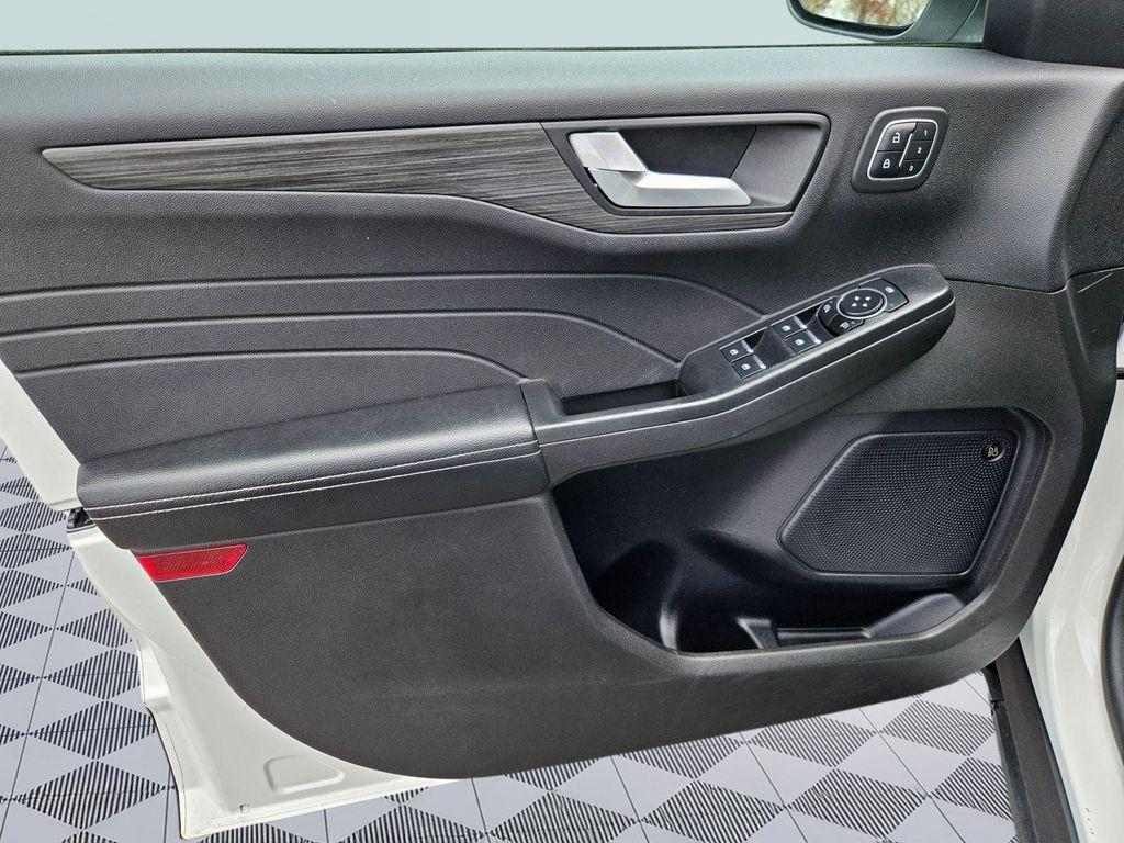 used 2023 Ford Escape car, priced at $25,890