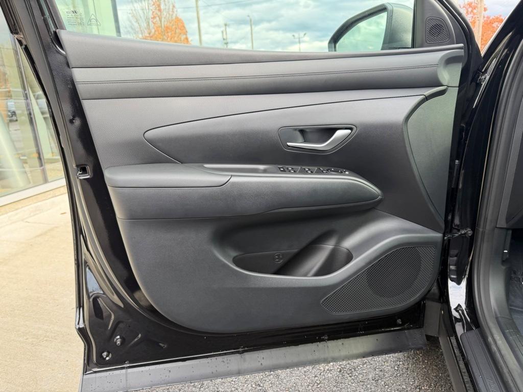 new 2026 Hyundai TUCSON Hybrid car, priced at $33,929