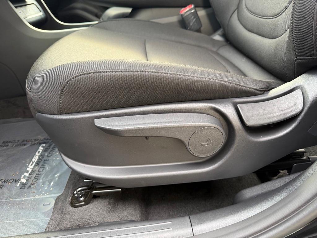 new 2026 Hyundai TUCSON Hybrid car, priced at $33,929