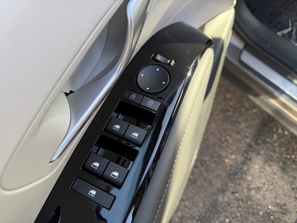 new 2026 Hyundai TUCSON Hybrid car, priced at $41,679