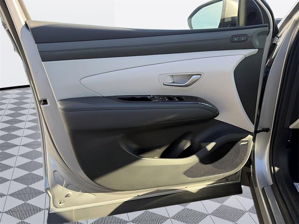 new 2026 Hyundai TUCSON Hybrid car, priced at $40,578