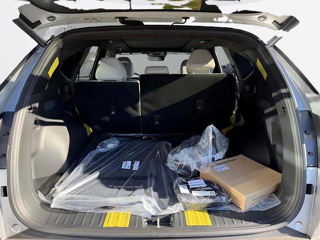 new 2026 Hyundai TUCSON Hybrid car, priced at $40,578