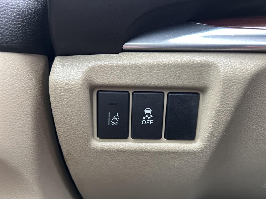 used 2016 Acura MDX car, priced at $13,129