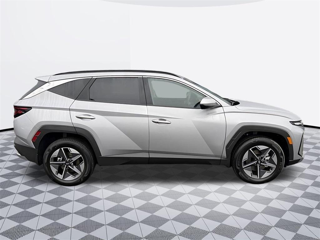 new 2026 Hyundai TUCSON Hybrid car, priced at $32,044