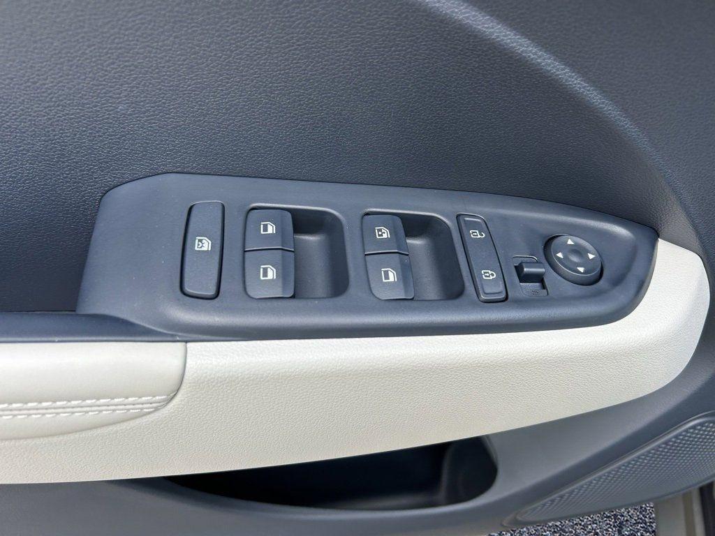 new 2025 Hyundai Venue car, priced at $22,540