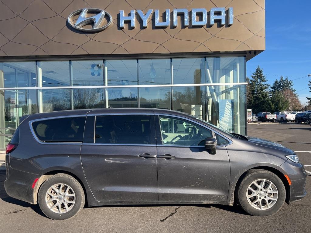 used 2023 Chrysler Pacifica car, priced at $23,995