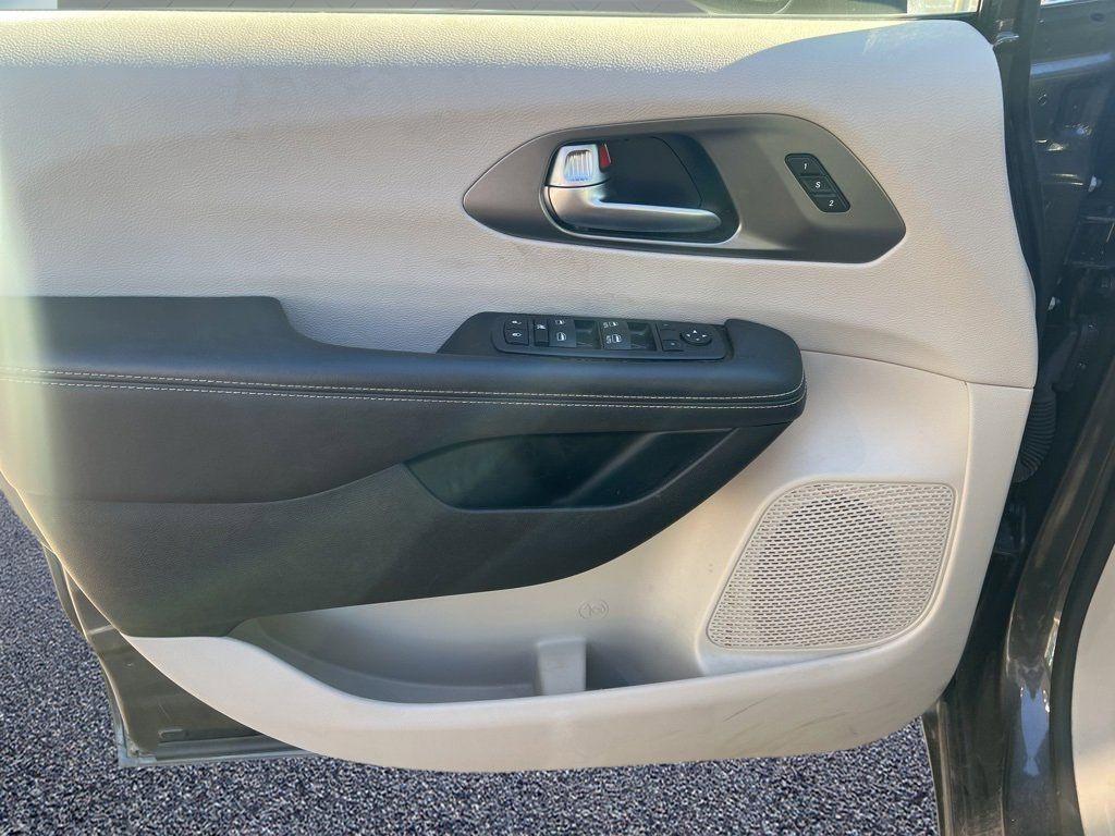 used 2023 Chrysler Pacifica car, priced at $22,888