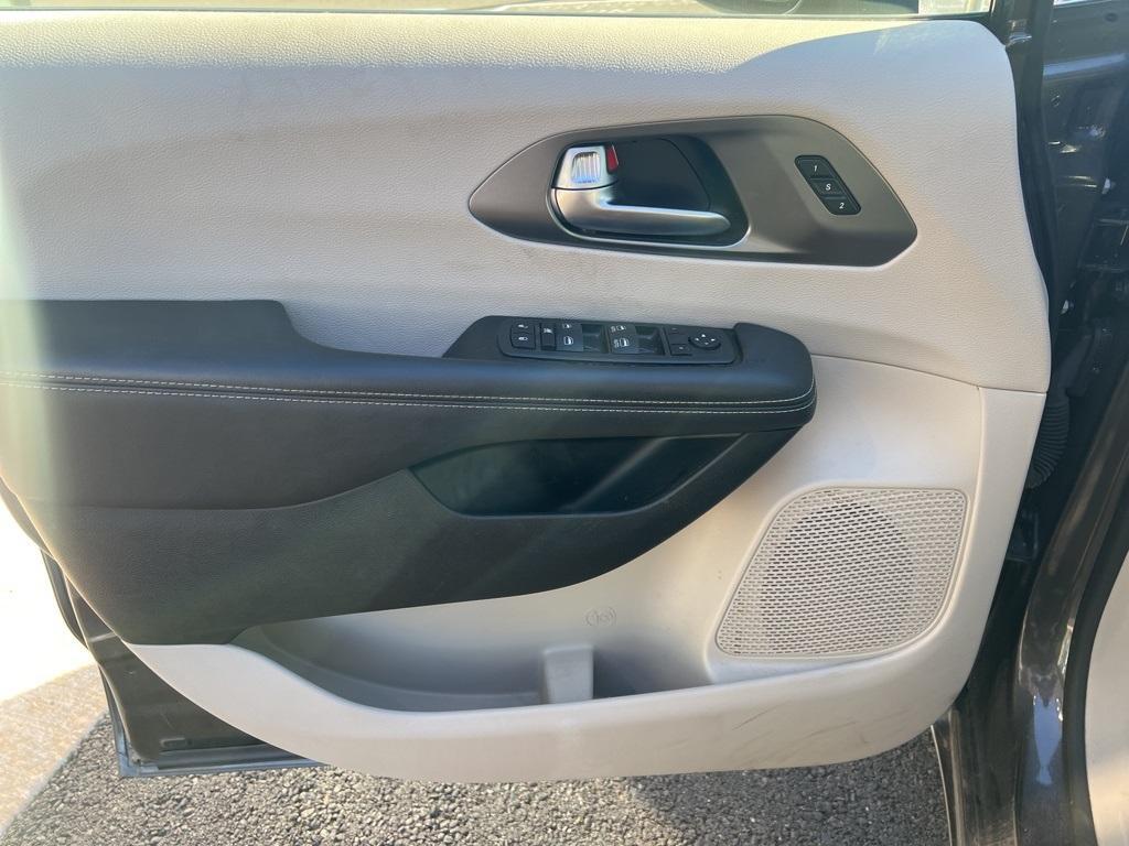 used 2023 Chrysler Pacifica car, priced at $23,995