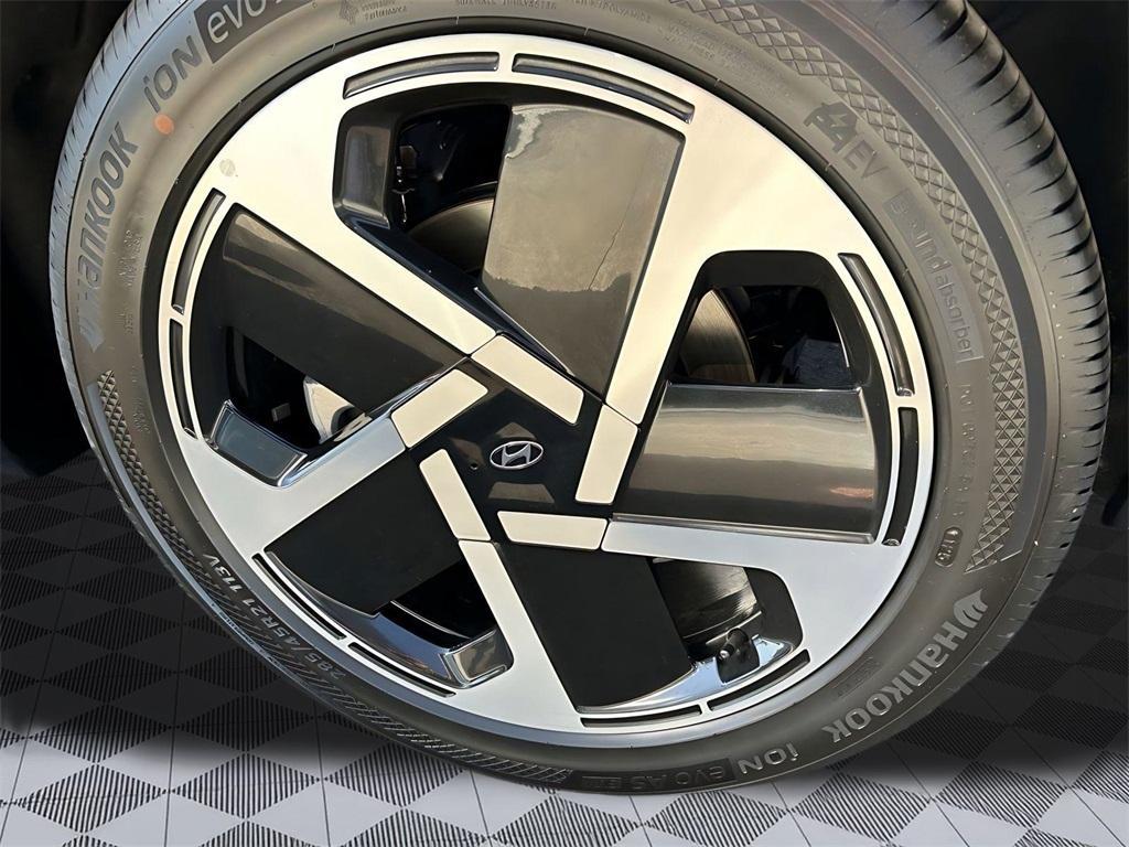 new 2026 Hyundai IONIQ 9 car, priced at $63,315