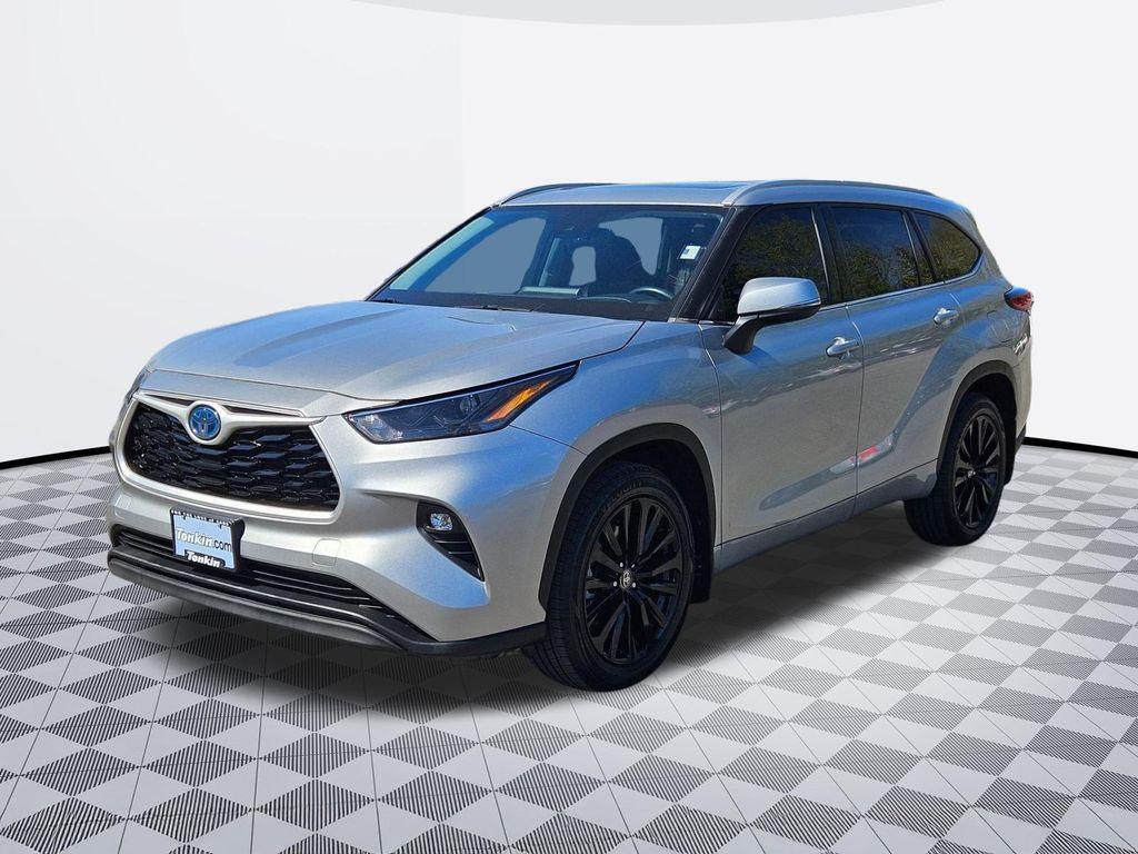 used 2022 Toyota Highlander Hybrid car, priced at $38,555