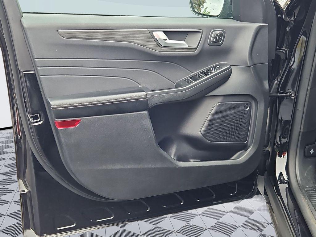used 2023 Ford Escape car, priced at $21,435