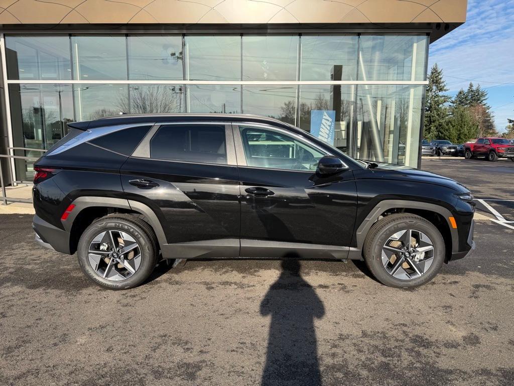 new 2026 Hyundai TUCSON Hybrid car, priced at $34,106