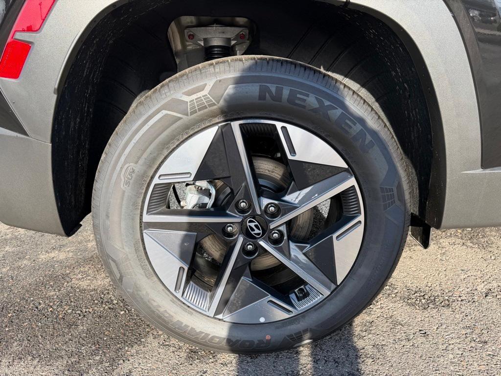 new 2026 Hyundai TUCSON Hybrid car, priced at $34,106